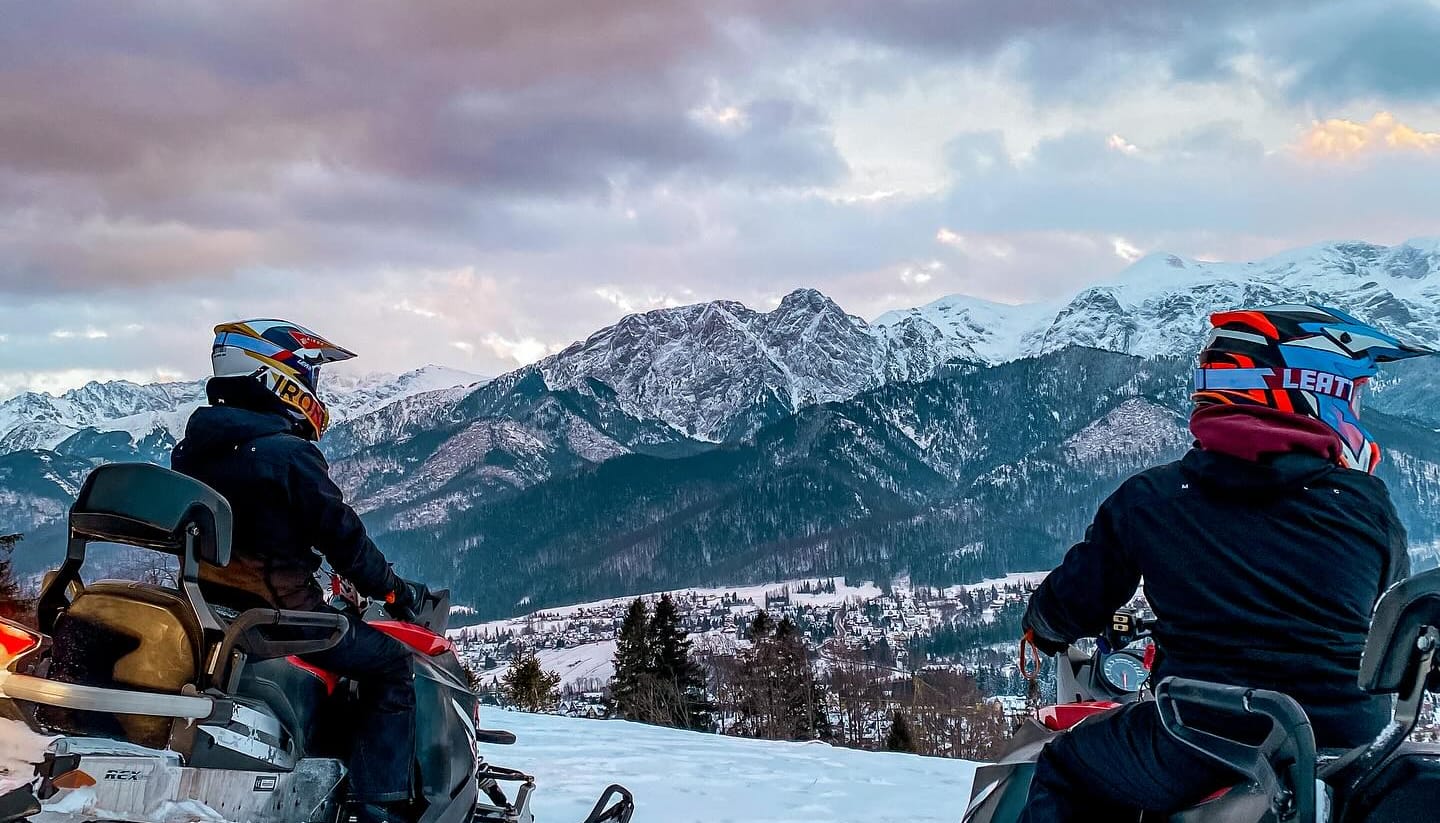 Zdjęcie 1 - Ride Side: Ekstremalne Wyprawy Skuterami Śnieżnymi!